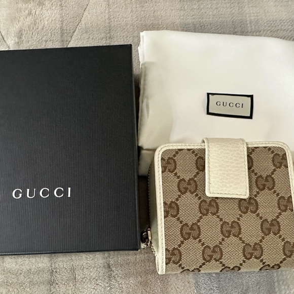 Authentic Gucci wallet - Picture 2 of 7